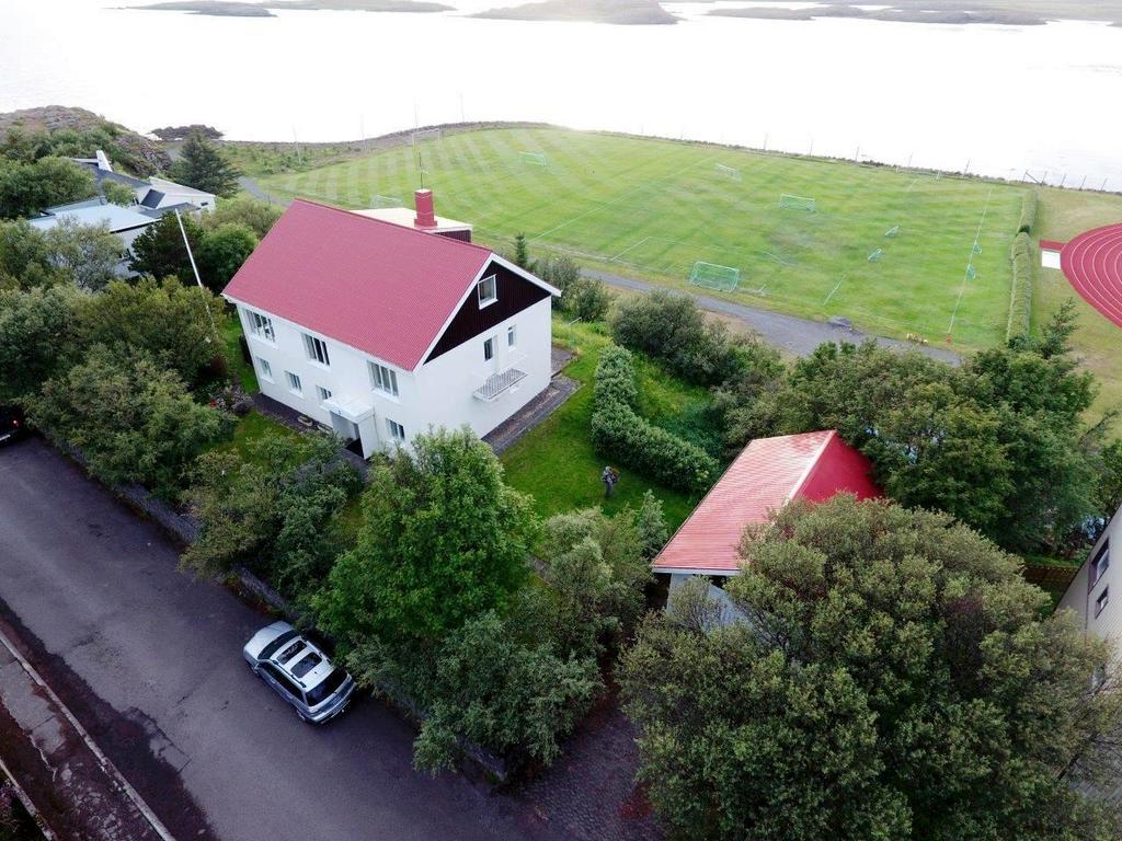 Helgugata Guesthouse Borgarnes Exterior photo