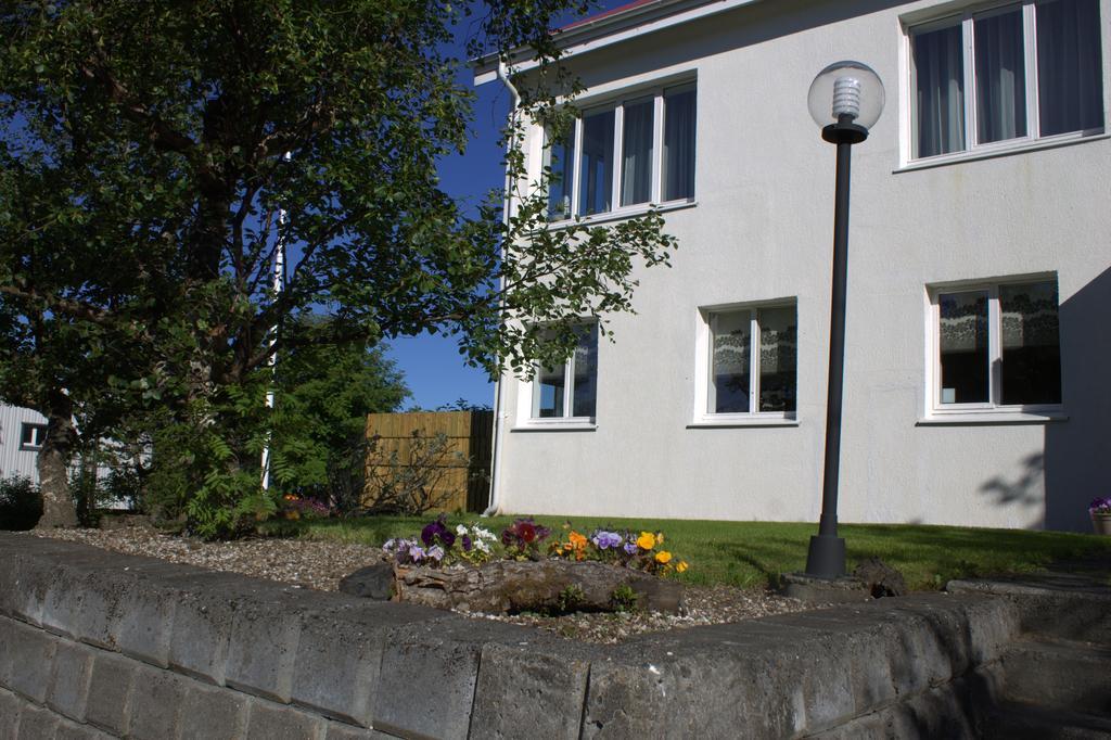 Helgugata Guesthouse Borgarnes Exterior photo
